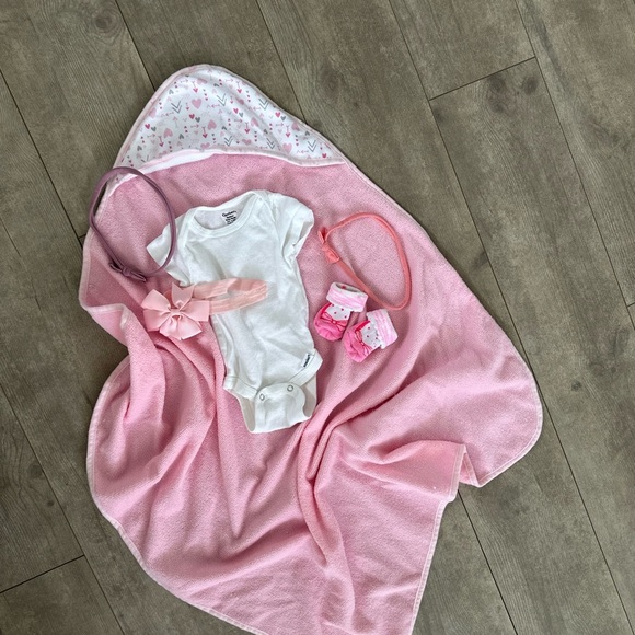 Newborn baby girl bundle lot - Picture 11 of 11